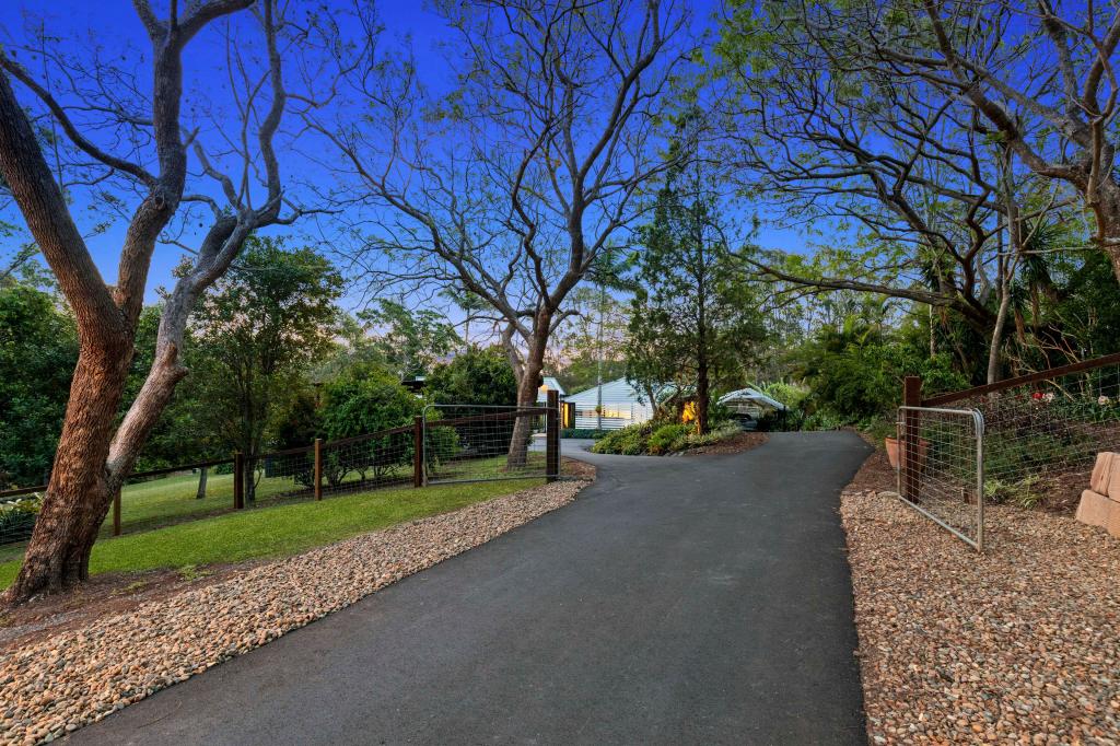 4 ARNAN CT, SAMFORD VALLEY, QLD 4520