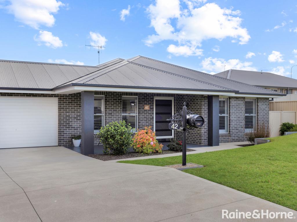 42 Newlands Cres, Kelso, NSW 2795