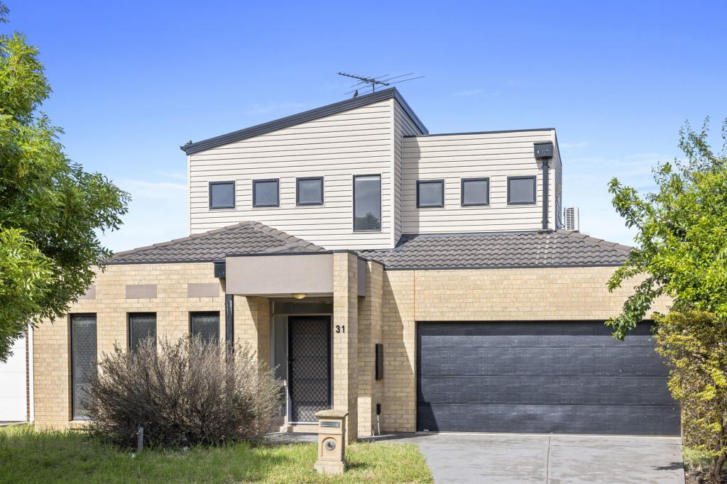 31 MOUNT WAY, CAROLINE SPRINGS, VIC 3023