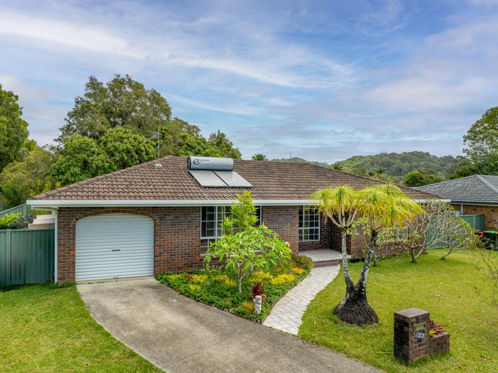 37 Bulgoon Cres, Ocean Shores, NSW 2483