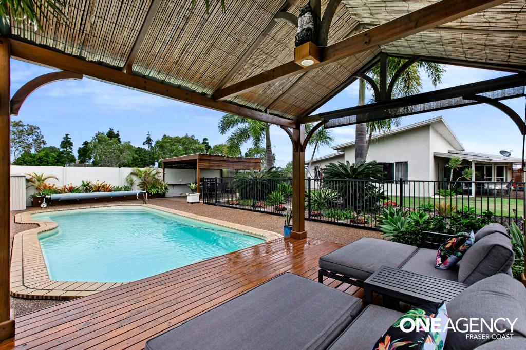 1 LADY PENRHYN DR, ELI WATERS, QLD 4655
