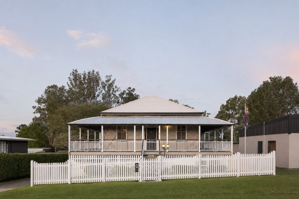 4 Law St S, Redbank, QLD 4301