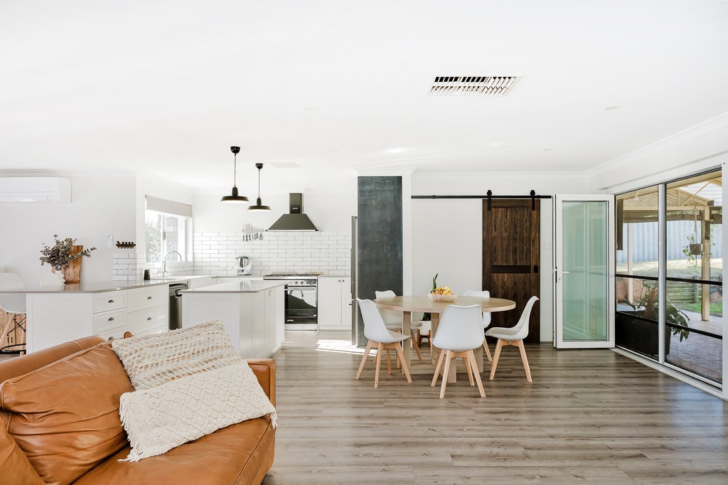 8 Petrel Cl, Halls Head, WA 6210