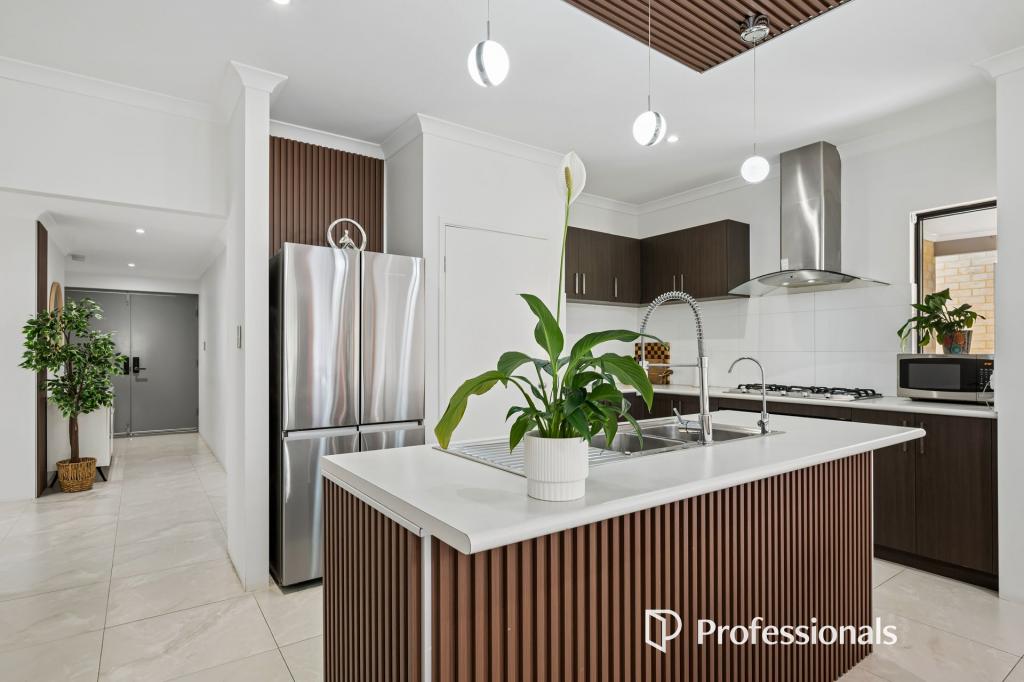 1/12 Gotha Way, Forrestfield, WA 6058