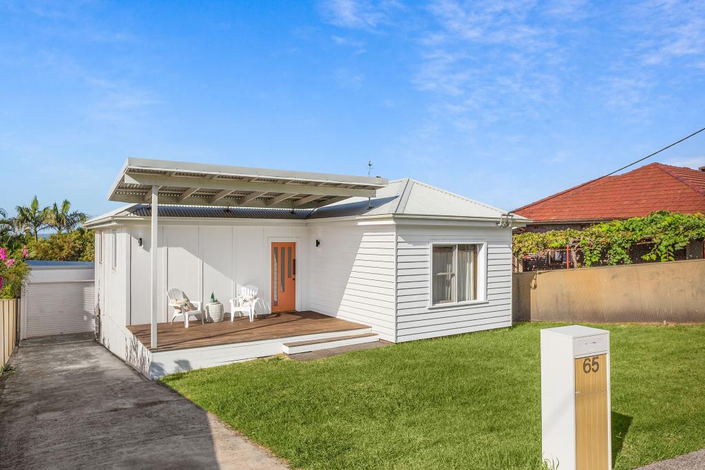 65 GRAND VIEW PDE, LAKE HEIGHTS, NSW 2502