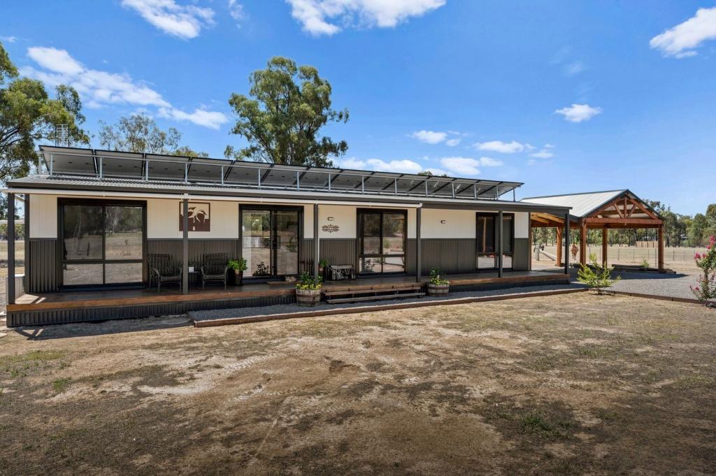 320 High St, Violet Town, VIC 3669