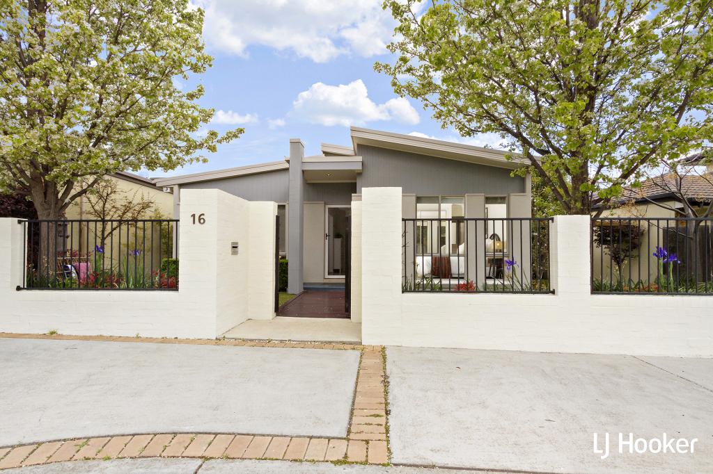 16 BETTIE MCNEE ST, WATSON, ACT 2602