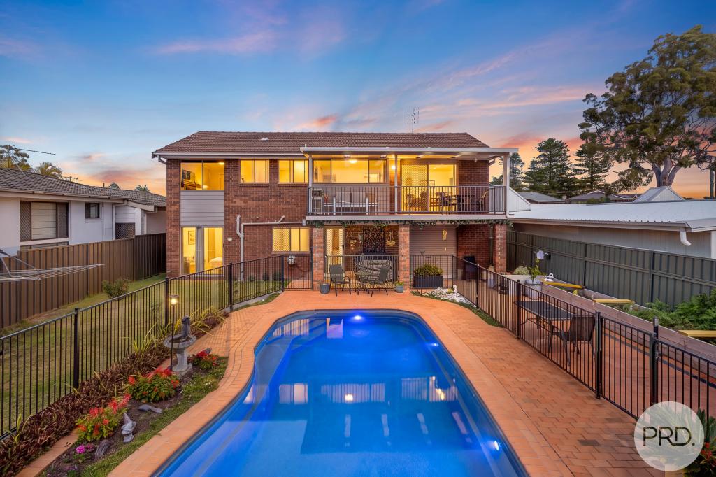 17 Diggers Dr, Tanilba Bay, NSW 2319