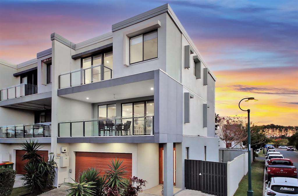 44 PARK COVE BVD, HOPE ISLAND, QLD 4212