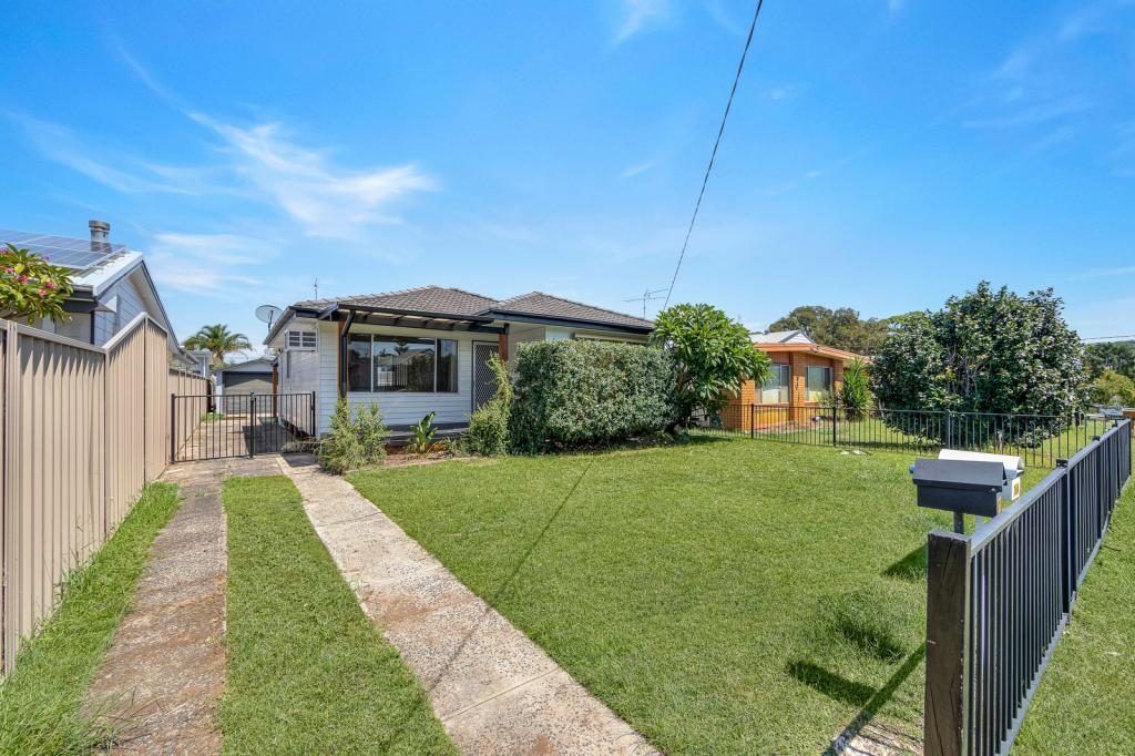 18 Mackenzie Ave, Woy Woy, NSW 2256