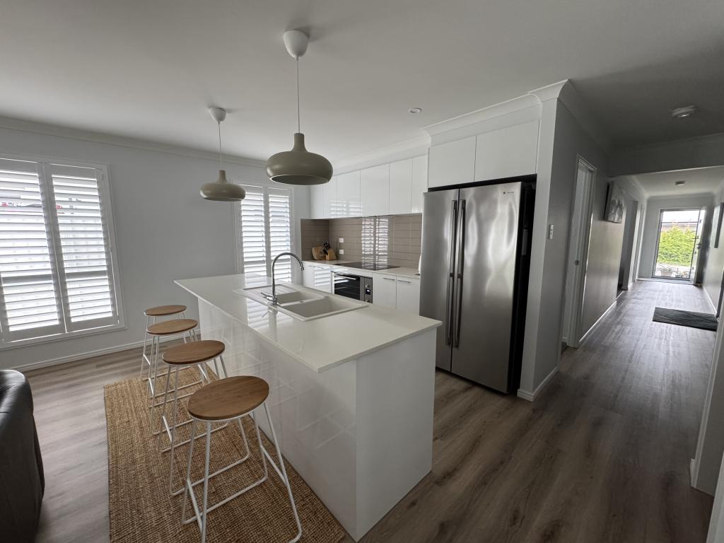 5 Livistona Pl, Banksia Beach, QLD 4507
