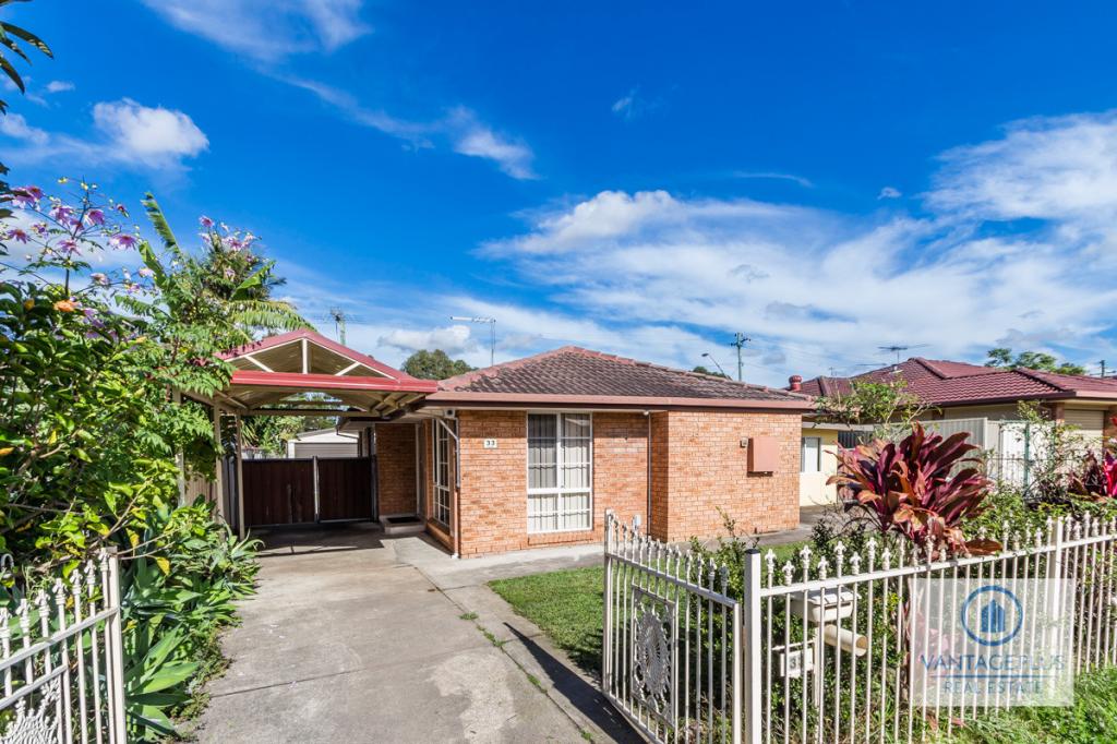 33 Joadja Cres, Glendenning, NSW 2761