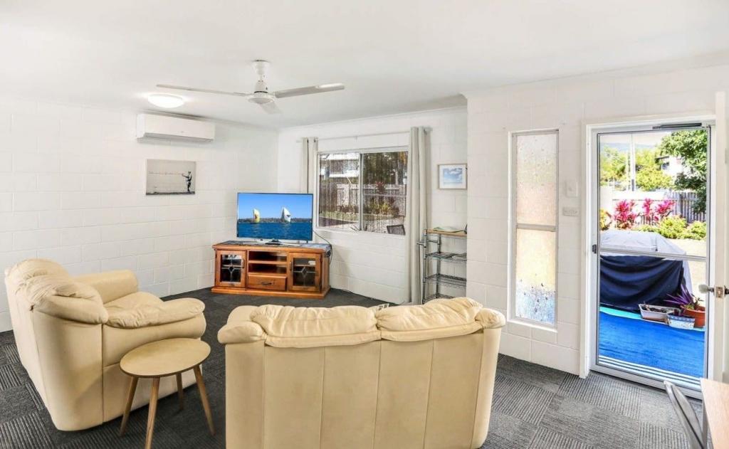 2/15 Trinity Beach Rd, Trinity Beach, QLD 4879