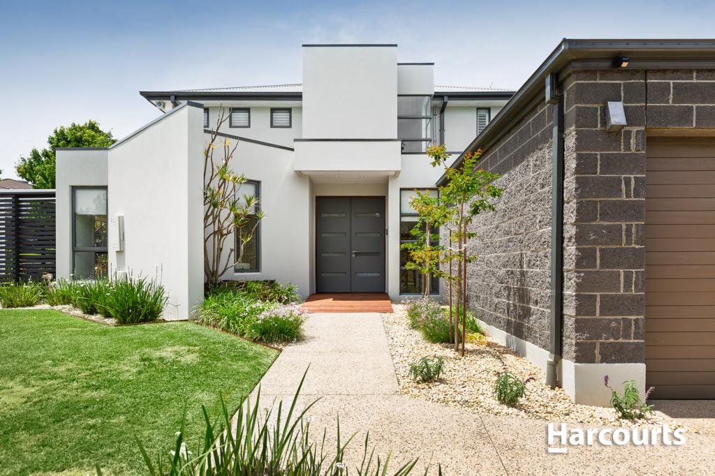 2 Paddington Tce, Berwick, VIC 3806