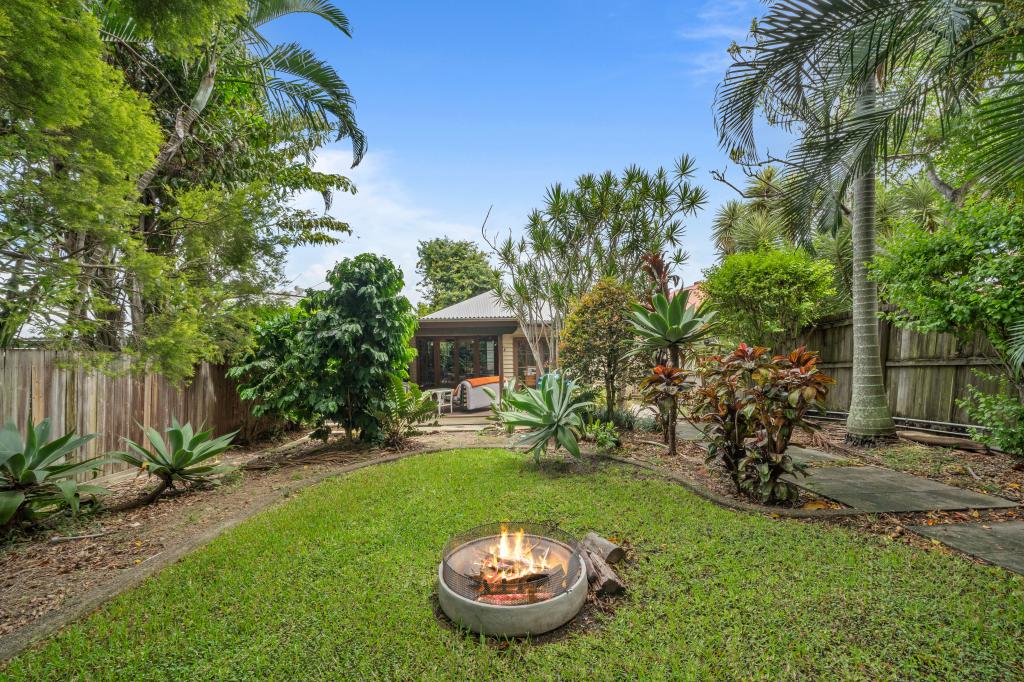 11 Vale St, Wavell Heights, QLD 4012