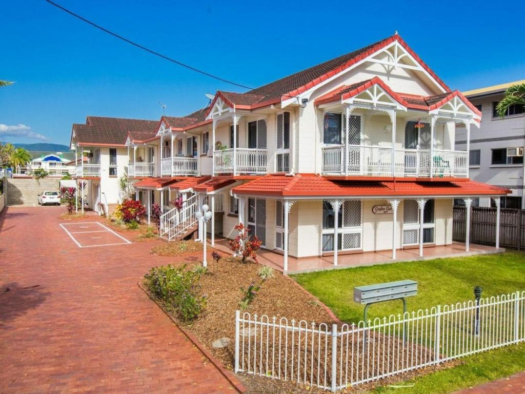 2/169 Grafton St, Cairns North, QLD 4870
