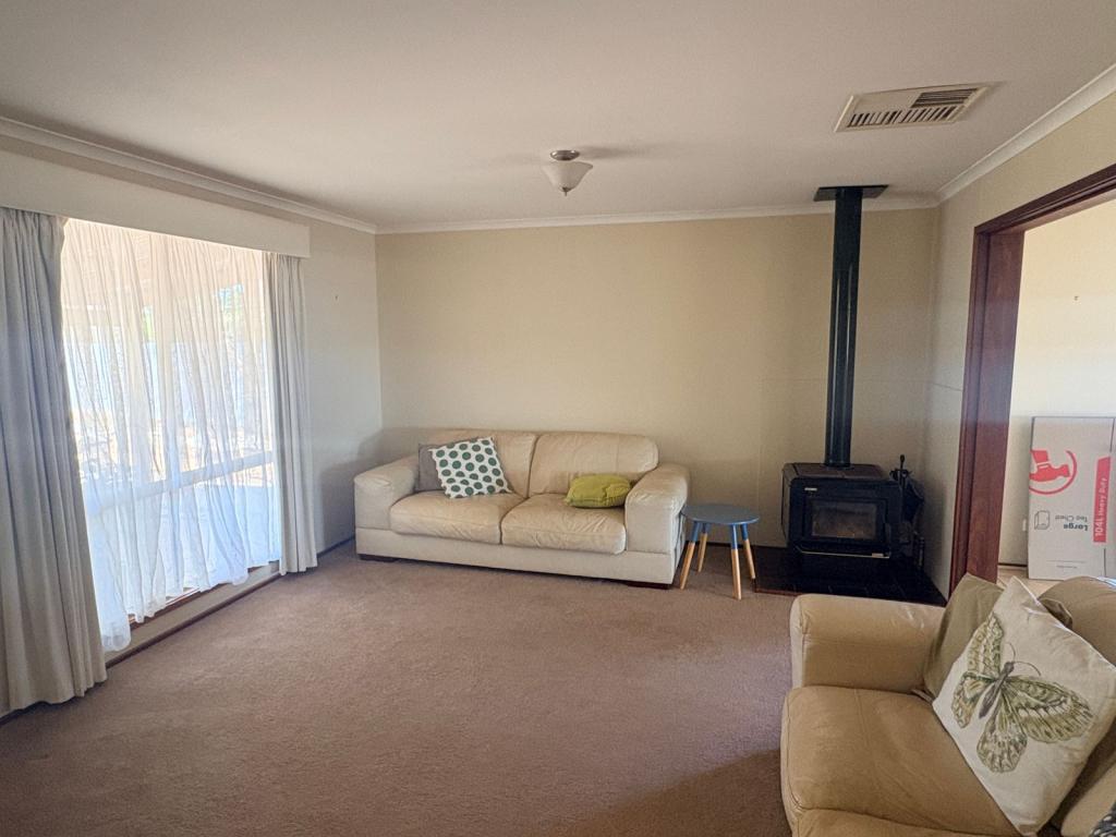 4 Hunt St, Coolgardie, WA 6429