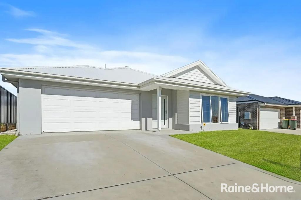 6 BUSHEL ST, LOCHINVAR, NSW 2321
