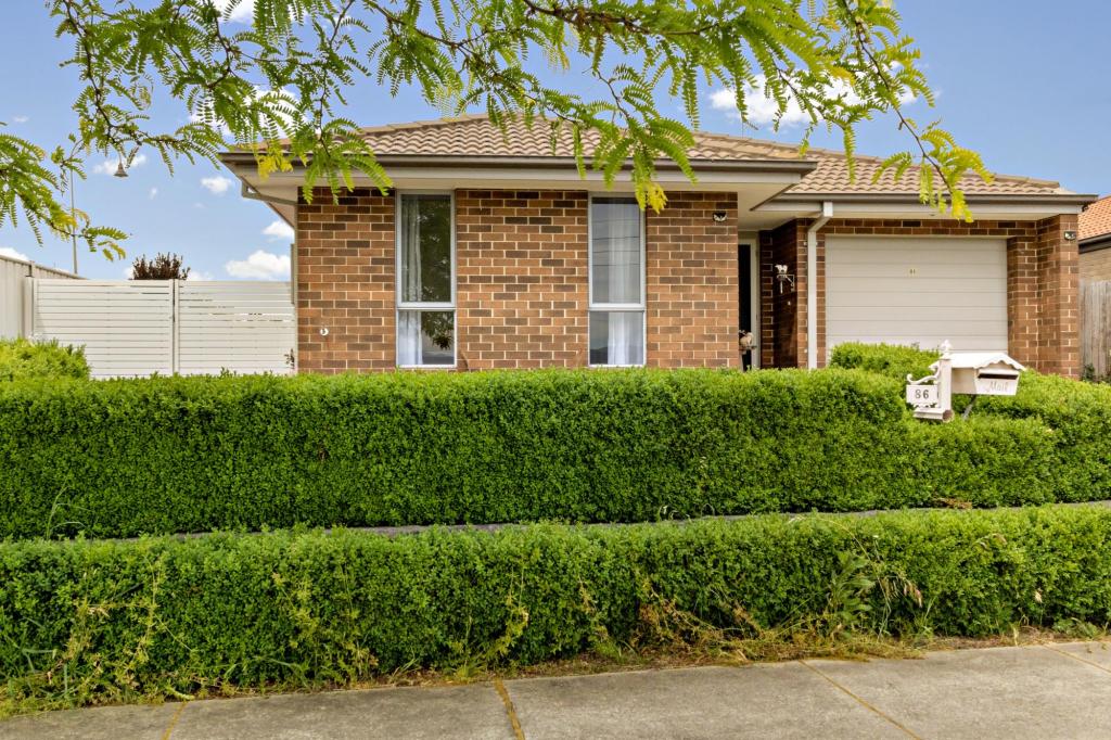 86 Hollows Cct, Macgregor, ACT 2615