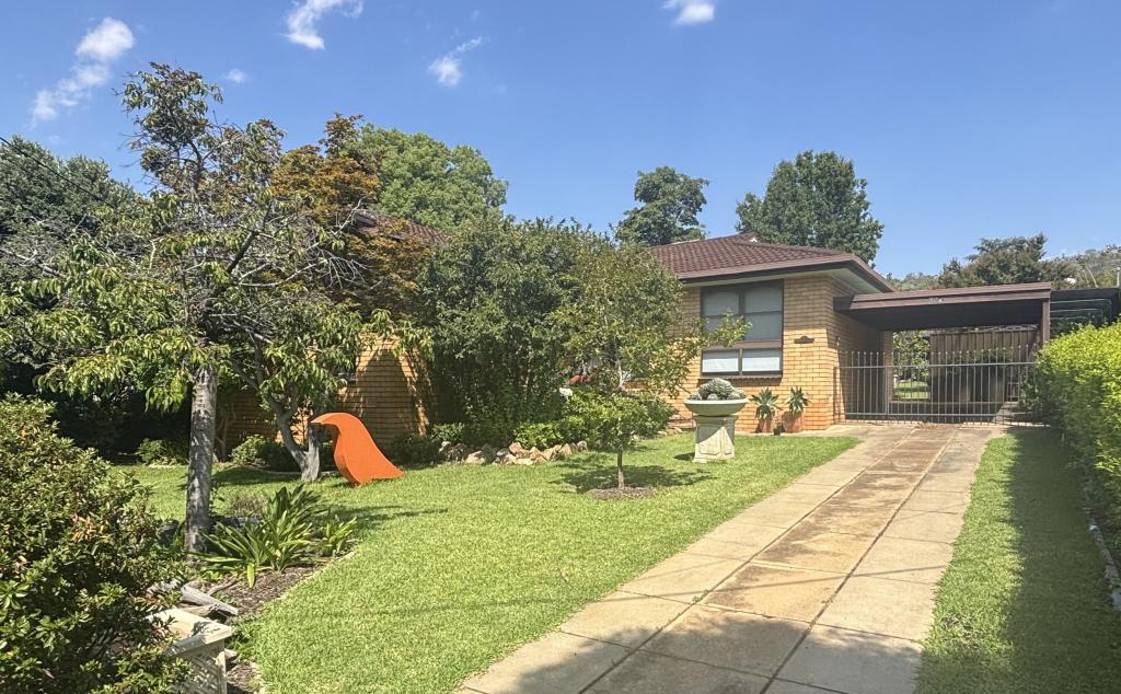 76a Grove St, Kooringal, NSW 2650