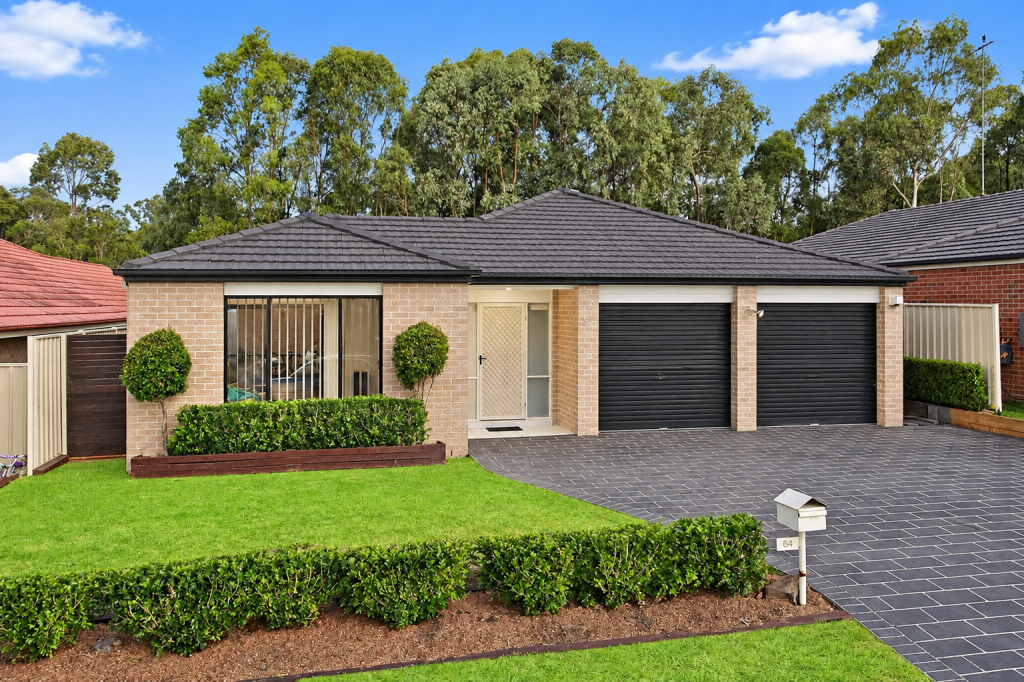 64 SAPPHIRE CCT, QUAKERS HILL, NSW 2763