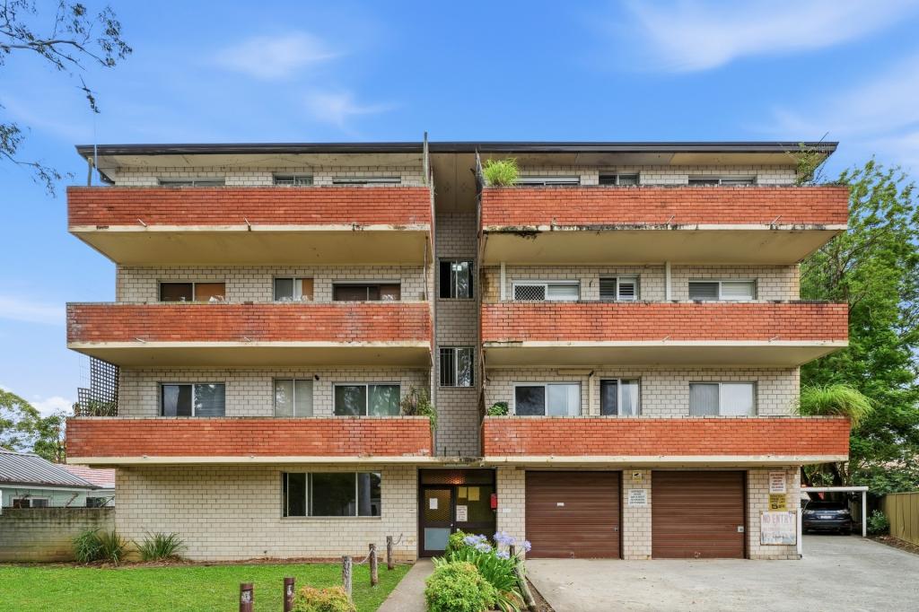 2/1 Waterside Cres, Carramar, NSW 2163