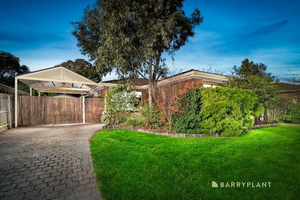 12 Fraser Cl, Mill Park, VIC 3082