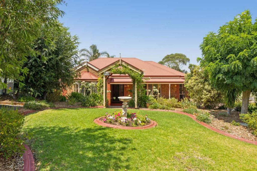 2 Yateri Ct, Greenwith, SA 5125