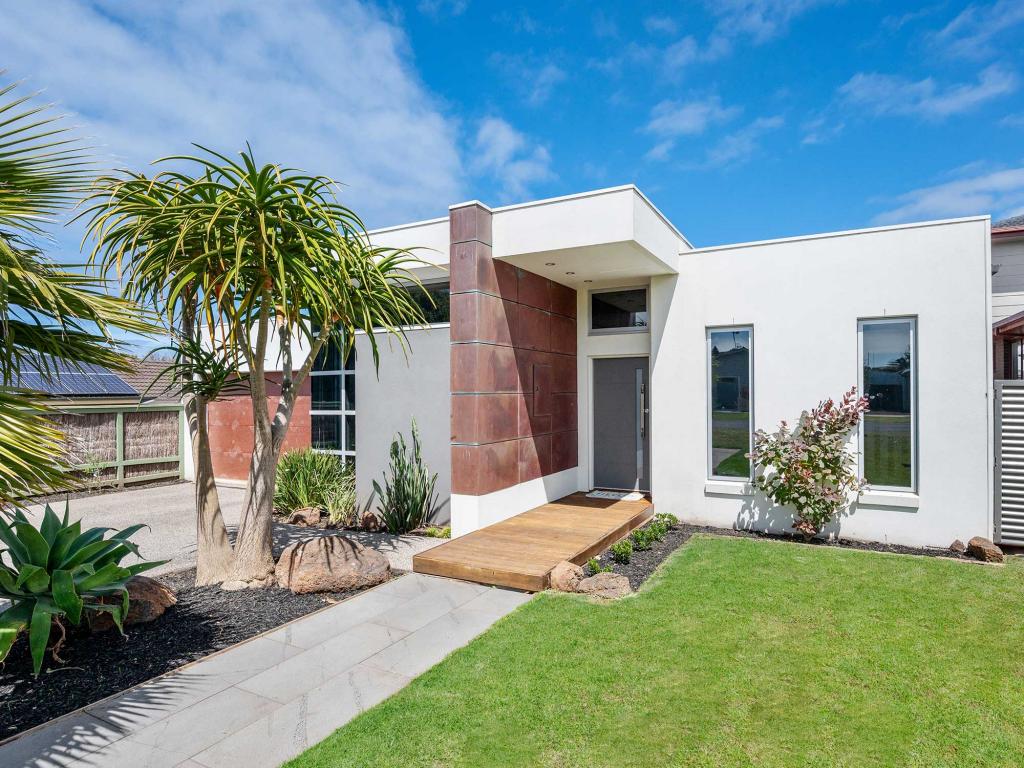 20 VILLIERS ST, PORT FAIRY, VIC 3284