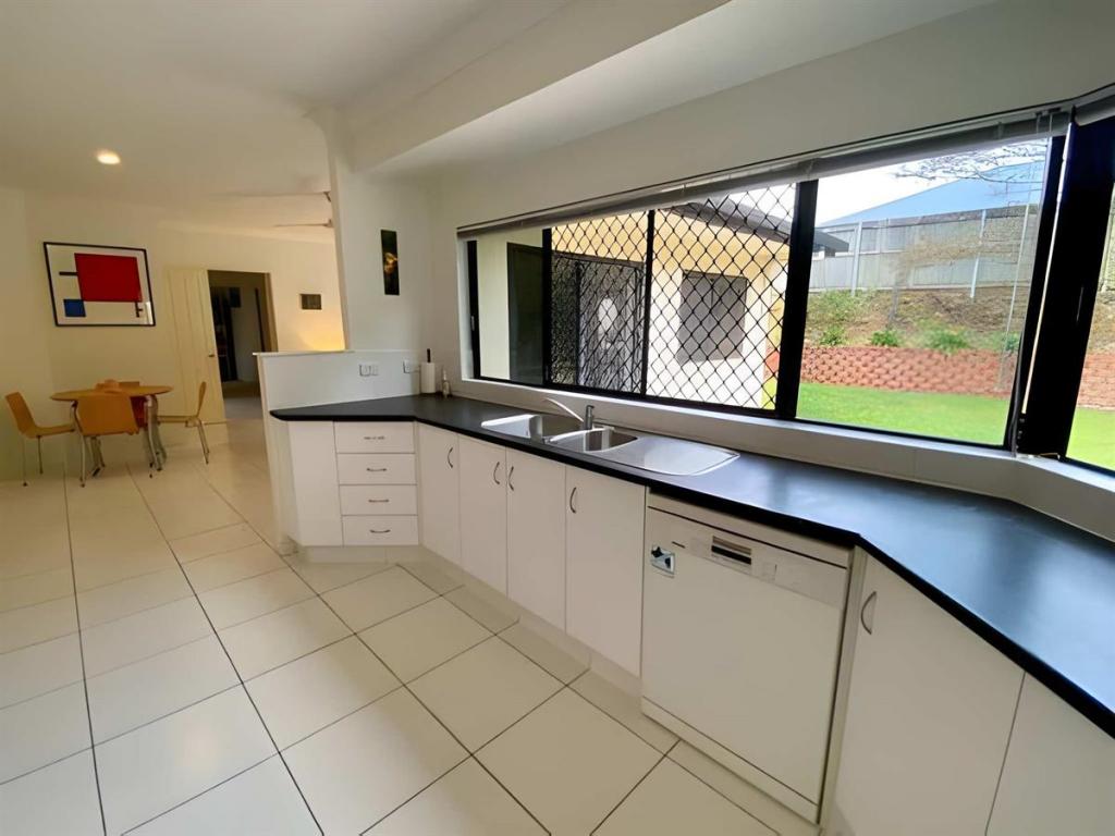 6 Kerlin Cl, Redlynch, QLD 4870