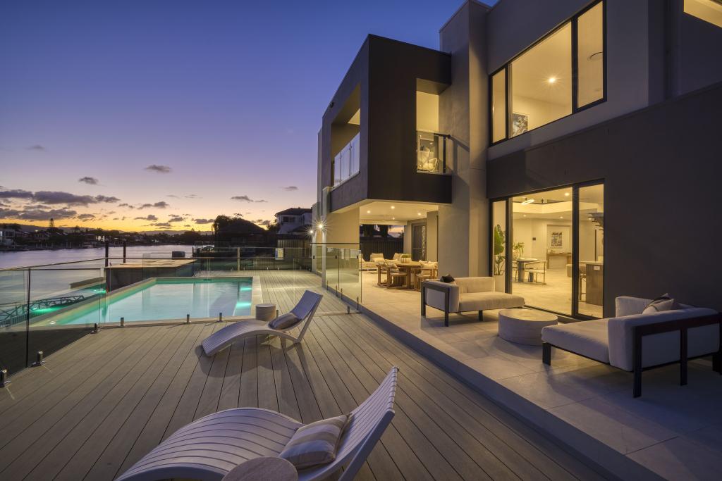 6 Delungra St, Broadbeach Waters, QLD 4218