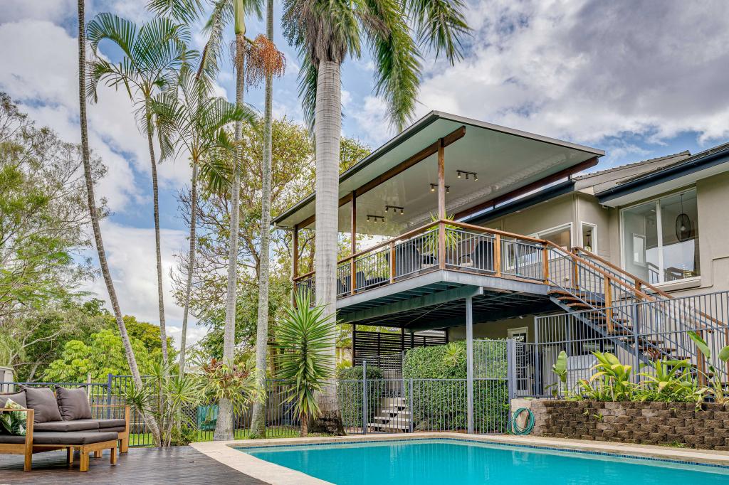 13 Rialanna St, Kenmore, QLD 4069