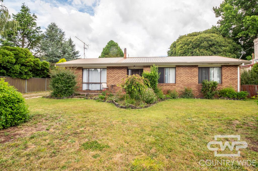 147 Malpas St, Guyra, NSW 2365