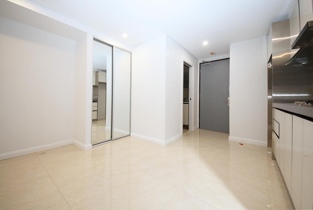 10 HOMEBUSH RD, STRATHFIELD, NSW 2135