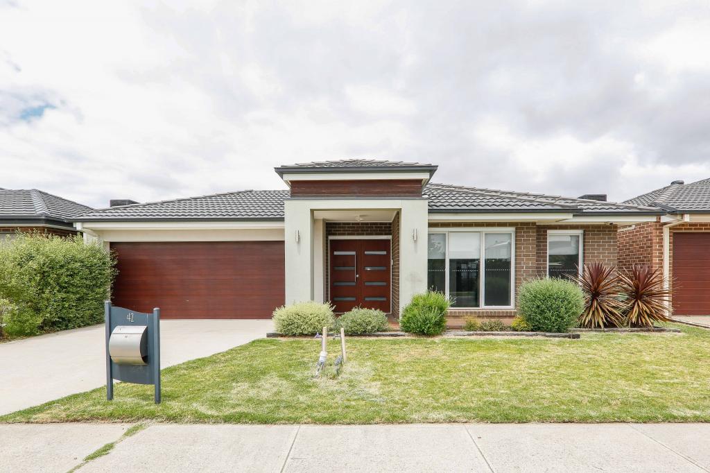 42 Glenrose Bvd, Clyde North, VIC 3978