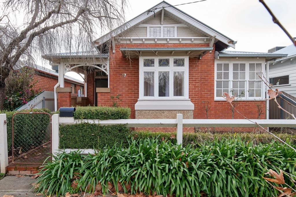 17 Albert St, Wagga Wagga, NSW 2650