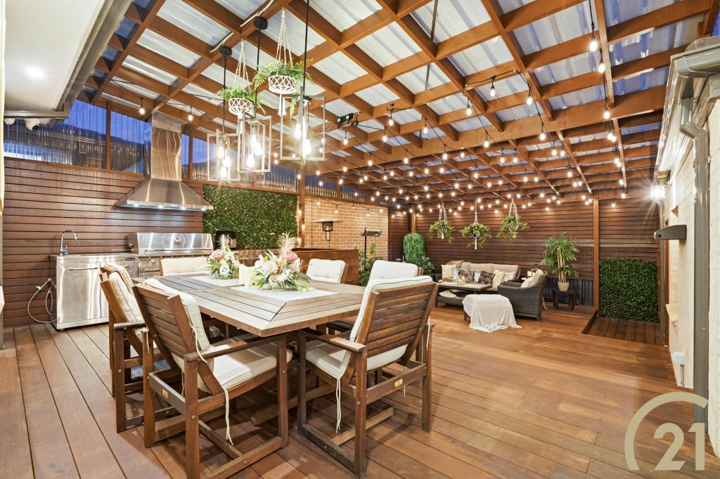 11 Mcintyre Cct, Middleton Grange, NSW 2171
