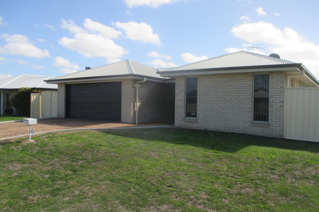 5 Keys Pl, Dalby, QLD 4405