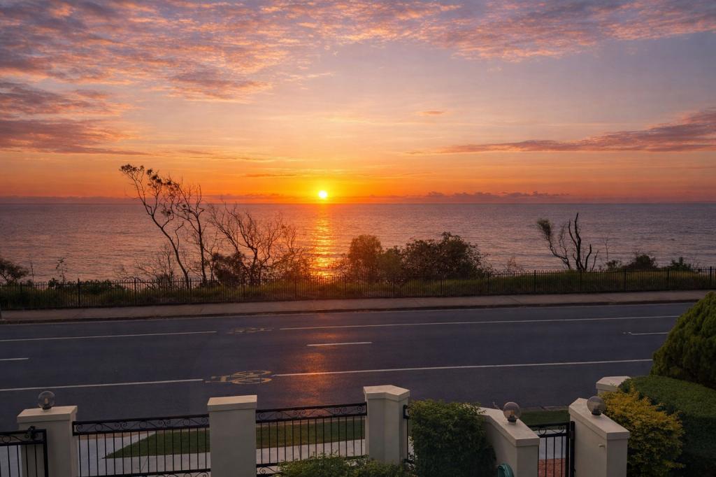 155 LANDSBOROUGH AVE, SCARBOROUGH, QLD 4020