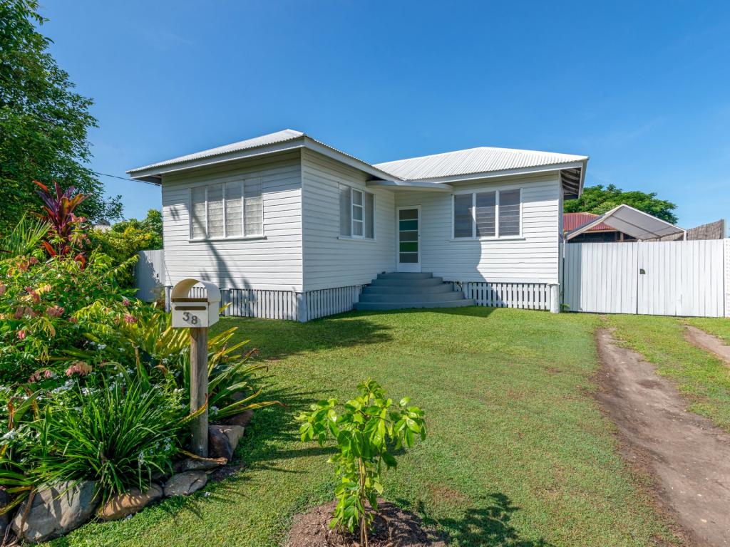 38 Pringle St, Mossman, QLD 4873