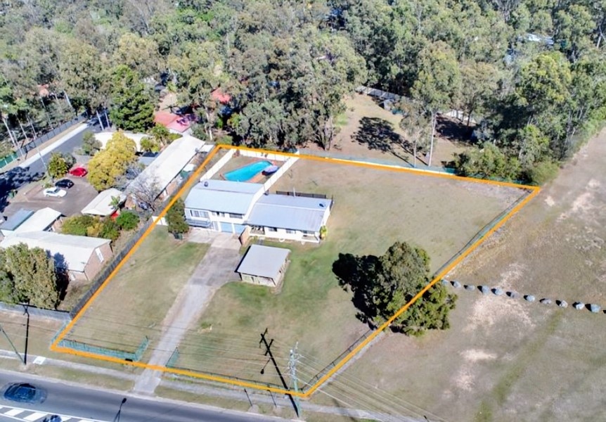 215 Old Logan Rd, Camira, QLD 4300