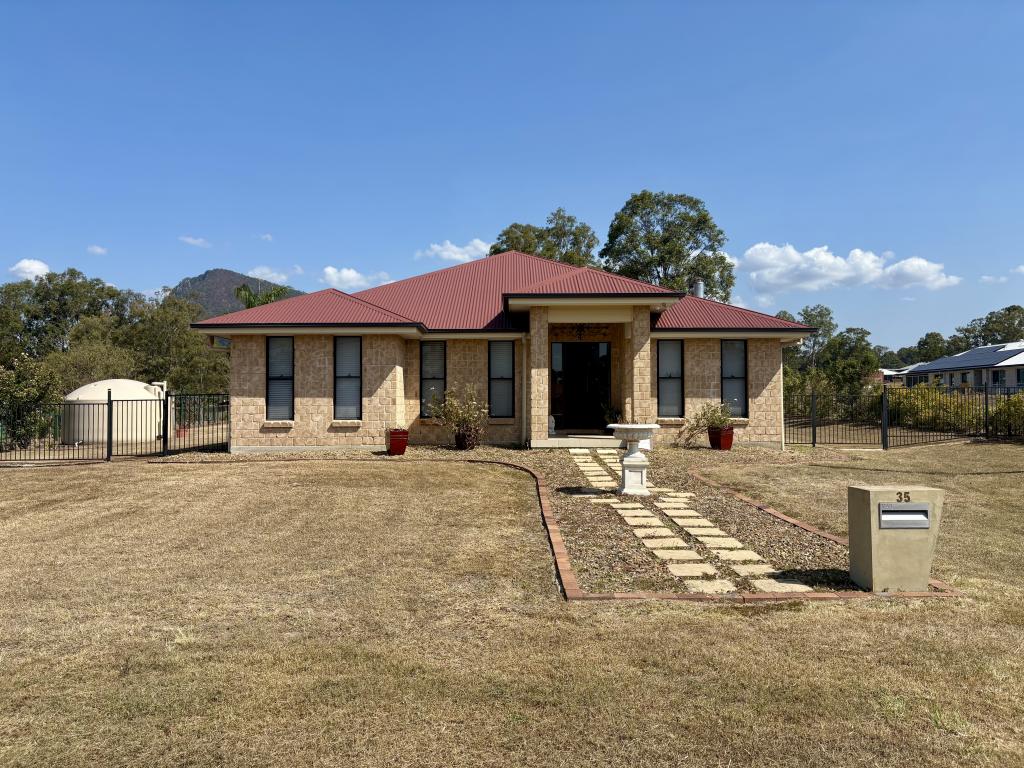 35 ADAM DR, ARATULA, QLD 4309