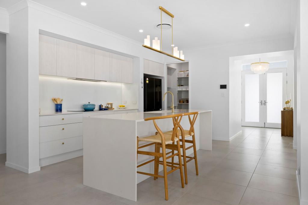 43 Sundown Cct, Upper Kedron, QLD 4055