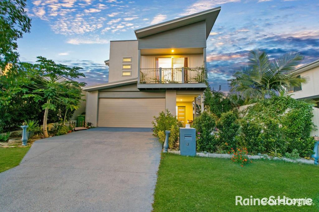 4 Riviera Cres, North Lakes, QLD 4509