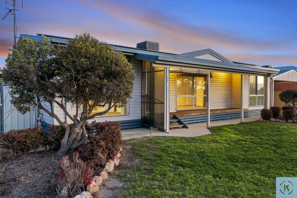 99 Bruton St, Tocumwal, NSW 2714