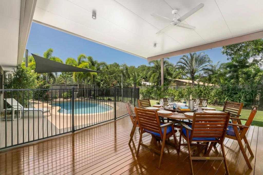 5 Norfolk Cl, Holloways Beach, QLD 4878