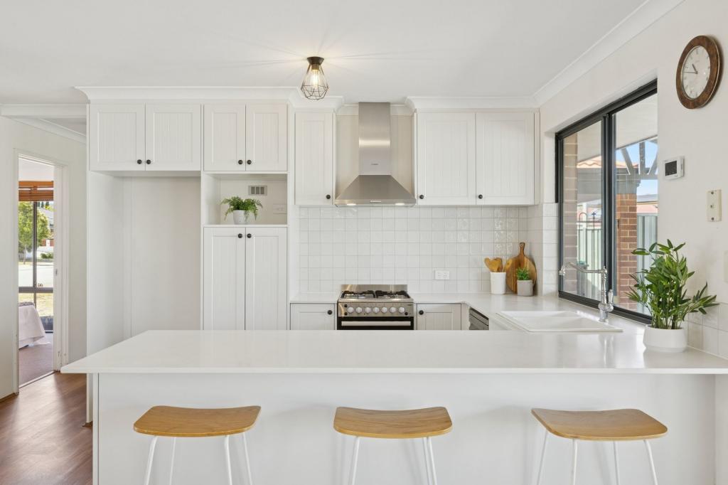 2 Regency Rmbl, Wattle Grove, WA 6107