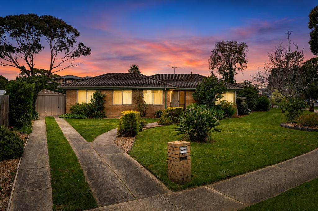 26 Ambleside Cres, Berwick, VIC 3806