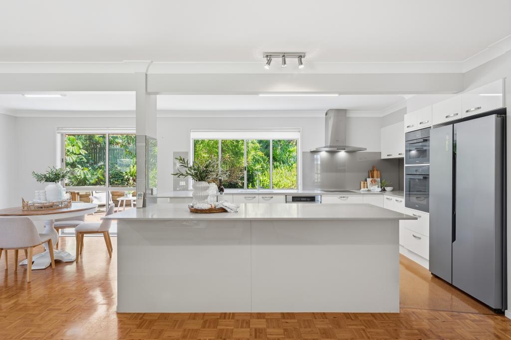 14 Saint Andrews Ct, Albany Creek, QLD 4035