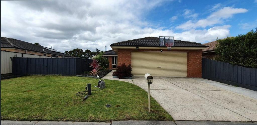 27 Bailey Bvd, Koo Wee Rup, VIC 3981